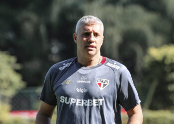 Crespo celebra retornos de Oscar e Marcos Antônio, e conta com as recuperações de Lucas e Ferreirinha