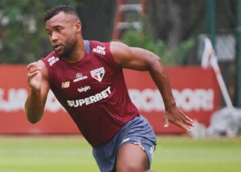 Crespo fala sobre velhos conhecidos e dá recado a Luan