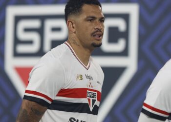 Destaque contra o Bragantino, Luciano é elogiado por Crespo