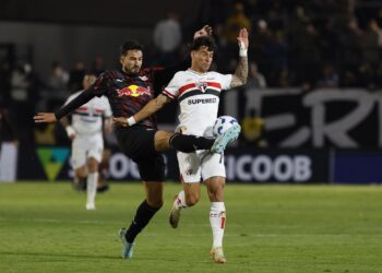 Campeão mundial em 2005 diz que São Paulo tem chances de ser rebaixado no Brasileirão
