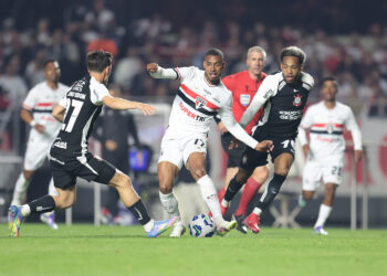 Comentaristas exaltam postura do São Paulo na vitória contra o Corinthians
