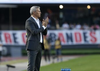 Comentaristas avaliam começo de Crespo e recuperação de jogadores importantes