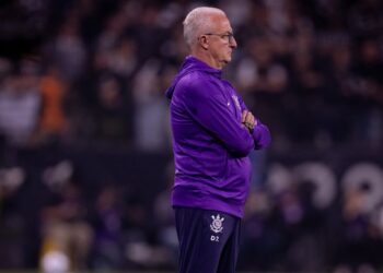 Dorival Júnior pode cair em breve no Corinthians, avalia Casagrande