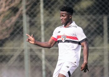 King Faisal deixa o São Paulo e acerta com time grego