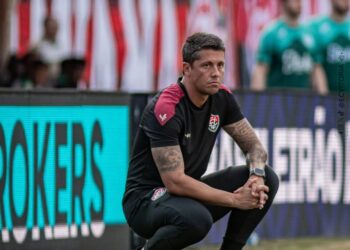 Ex-São Paulo, Thiago Carpini é demitido do Vitória