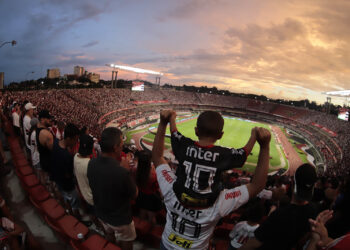 O São Paulo ainda busca contratar mais um lateral para a sequência da temporada e analisa possibilidades no mercado nacional. O clube paulista fez uma investida por Maílton, um dos destaques da Chapecoense no Campeonato Brasileiro Série B. 