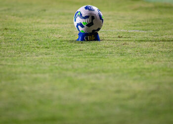 O zagueiro Luizão, que foi revelado nas categorias de base do São Paulo, rescindiu o contrato com West Ham, clube em que atuava desde a temporada 2022-2023. O defensor de 23 anos não conseguiu ter oportunidades no elenco principal do time inglês. 