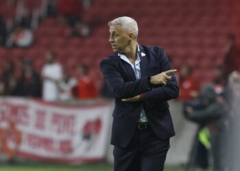 Arnaldo Ribeiro rasga elogios ao início de Crespo no São Paulo