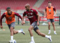 Lucas participa de uma parte do treino e empolga torcida do São Paulo pela volta