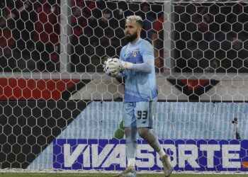 São Paulo desperdiça três cobranças e é elininado da Copa do Brasil