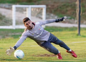 O goleiro Rafael, herói do São Paulo na partida contra o Atlético Nacional, na última terça-feira (12), em Medelín, após defender pênalti do meia colombiano Edwin Cardona, contou sobre a responsabilidade de defender a meta tricolor. O camisa 23 do Tricolor comentou sobre o comprometimento de seus reservas diretos. 