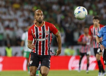 Lucas entra no segundo tempo, relata dores e destaca o resultado em Medellín