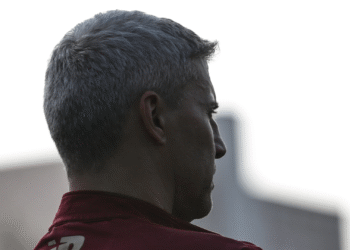O meia Rodriguinho, revelado nas categorias de base do São Paulo, tem recebido mais oportunidades com a chegada do técnico Hernán Crespo. O atleta, de 21 anos, foi titular nos dois últimos confrontos do Tricolor na Série A. 