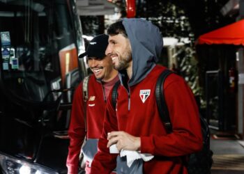 Calleri surpreende e viaja com o restante do grupo para o duelo contra o Athletico-PR