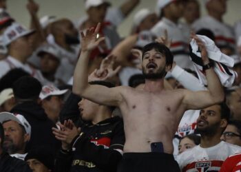 Defensor está indo embora e São Paulo já prepara o bolso para guardar dinheiro