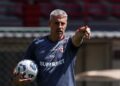 São Paulo trabalha em silêncio e entrega dois reforços para Crespo