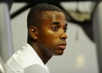 Justiça aceita pedido e decide liberar Robinho na prisão