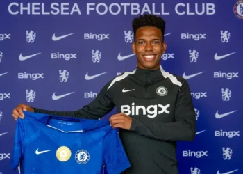 Estêvão terá companhia: Atacante do Santos embarca para o Chelsea