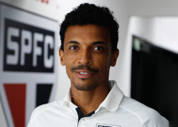 Com redução de salário confirmada, São Paulo renova com Luiz Gustavo