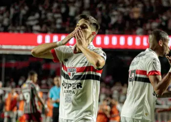 São Paulo antecipa mercado, decide vender Bobadilla e revela data para despedida